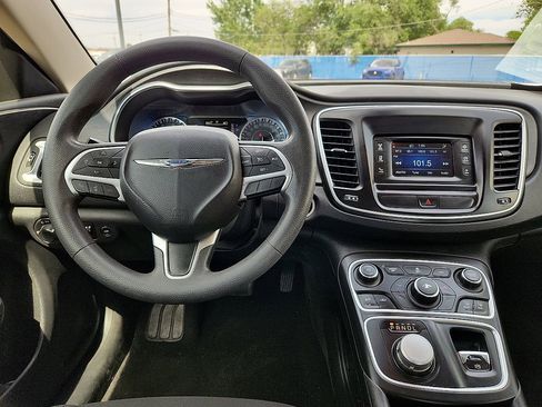 Used 2016 Chrysler 200 Limited FWD image 6