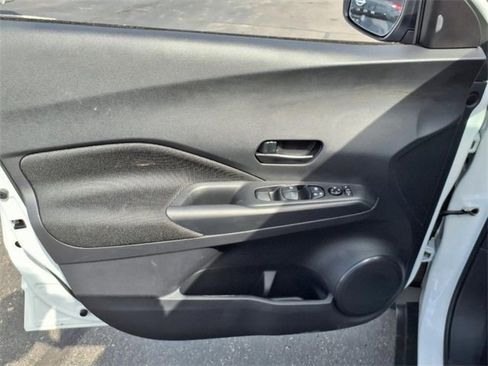 New 2025 Nissan Kicks Play S image 9