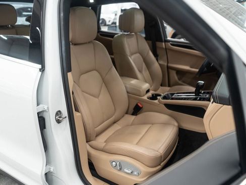 Used 2024 Porsche Macan S AWD/4WD image 10