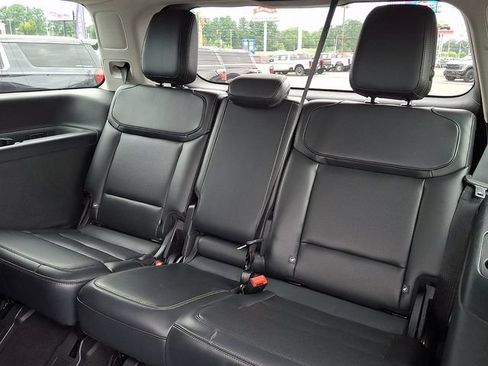 Used 2025 Ford Expedition Platinum AWD/4WD image 9
