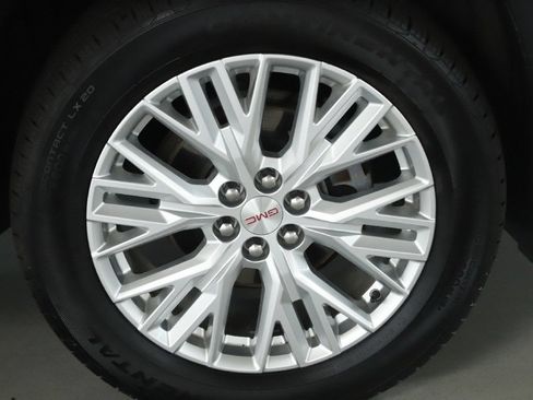 Used 2024 GMC Acadia Elevation w/ LPO, Floor Liner Package AWD/4WD image 10