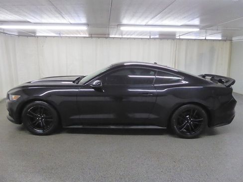 Used 2017 Ford Mustang Premium RWD image 4