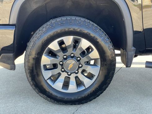 Used 2024 Chevrolet Silverado 2500 Custom w/ Custom Value Package image 48