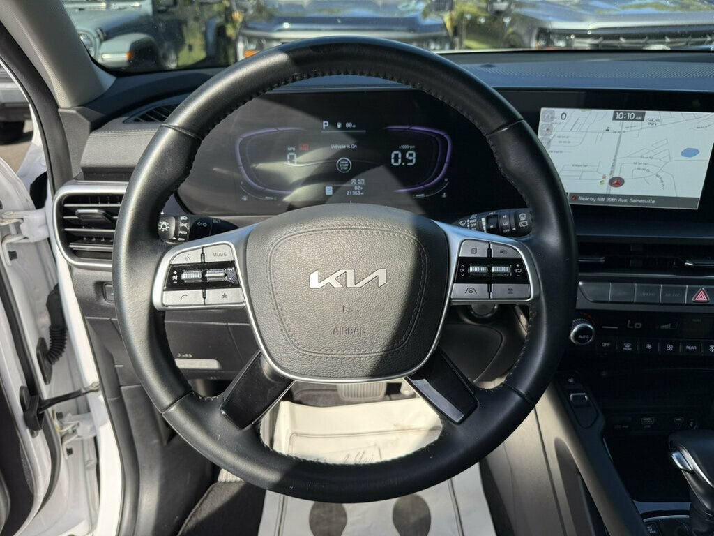 Used 2025 Kia Telluride S FWD image 5