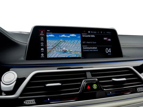 Used 2022 BMW ALPINA B7 xDrive AWD/4WD image 50