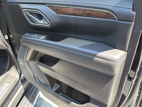 Used 2024 Chevrolet Tahoe Premier w/ Advanced Technology Package AWD/4WD image 17