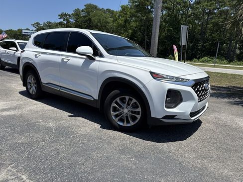 Used 2020 Hyundai Santa Fe SE FWD image 3