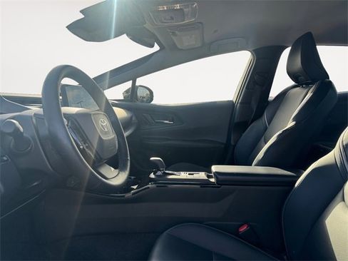 Used 2024 Toyota Prius XLE image 9