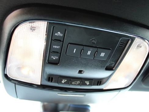 Used 2025 Dodge Durango R/T AWD/4WD image 28