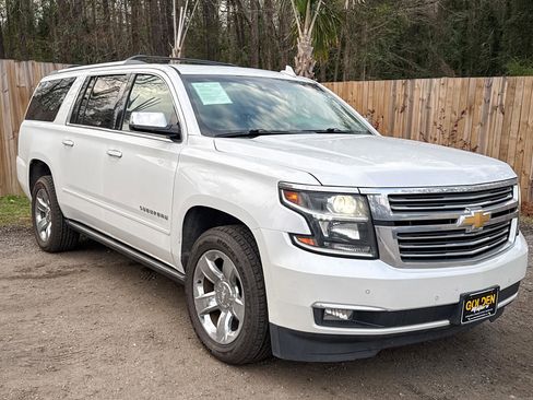 Used 2017 Chevrolet Suburban Premier image 17