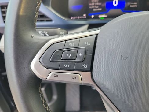 Used 2024 Volkswagen Taos SE image 16