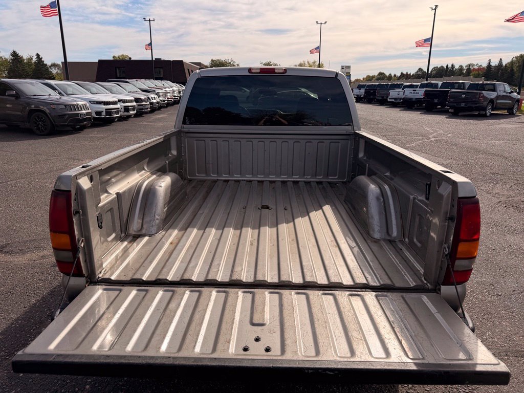 Used 2003 GMC Sierra 1500 SLT w/ SLT Preferred Equipment Group AWD/4WD image 7