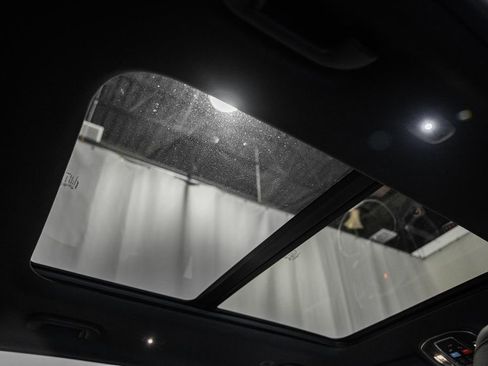 New 2025 Jeep Grand Cherokee L Limited w/ Luxury Tech Group II image 31