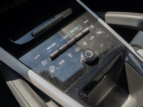 Certified 2024 Porsche Cayenne image 24