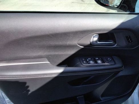 New 2026 Chrysler Pacifica Select AWD/4WD image 29