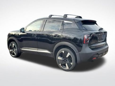 New 2026 Nissan Kicks SR image 3