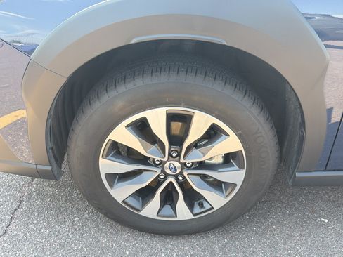 Certified 2025 Subaru Outback Limited AWD/4WD image 17