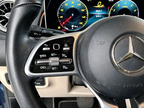 Used 2021 Mercedes-Benz GLB 250 4MATIC image 22