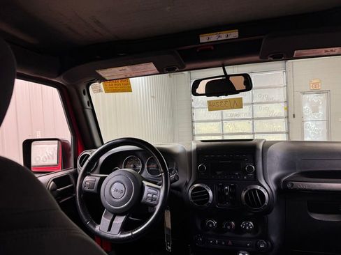 Used 2017 Jeep Wrangler Unlimited Sport w/ Quick Order Package 24S AWD/4WD image 19