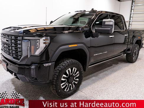 Used 2024 GMC Sierra 2500 Denali Ultimate w/ Snow Plow Prep/Camper Package image 2