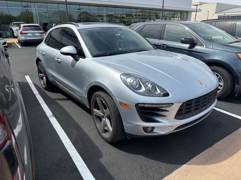 Used 2017 Porsche Macan S image 3