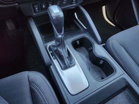 Used 2022 Nissan Frontier SV image 16