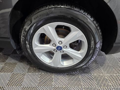 Used 2019 Ford Edge SE image 30