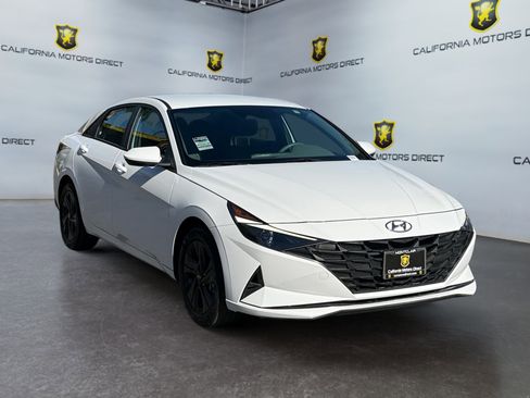 Used 2023 Hyundai Elantra Blue image 7