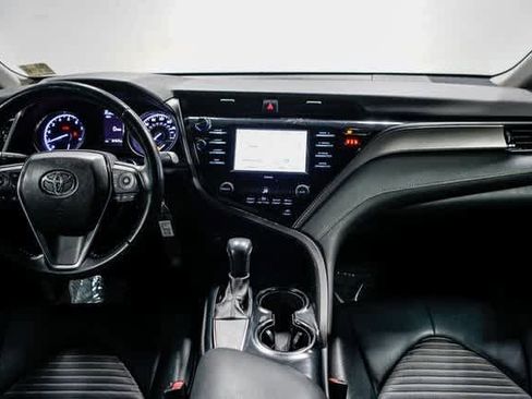 Certified 2020 Toyota Camry SE image 12