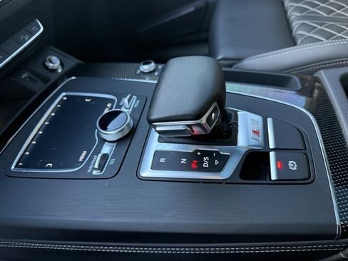 Used 2020 Audi SQ5 Prestige w/ Prestige Package image 18