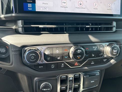 New 2025 Jeep Wrangler Sahara image 39