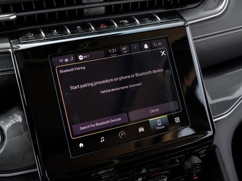 Used 2022 Jeep Grand Cherokee Laredo w/ Luxury Tech Group I image 40