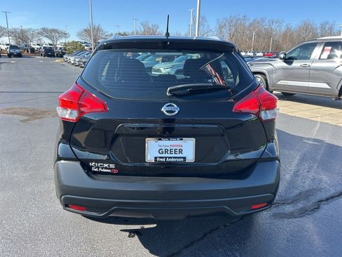 Used 2019 Nissan Kicks S image 15