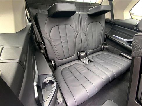 Used 2022 BMW X7 xDrive40i w/ Executive Package AWD/4WD image 25