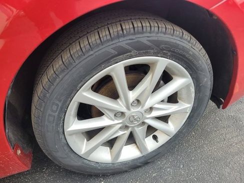 Used 2012 Toyota Prius V Five image 8