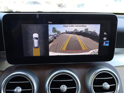 Used 2022 Mercedes-Benz GLC 300 4MATIC image 28