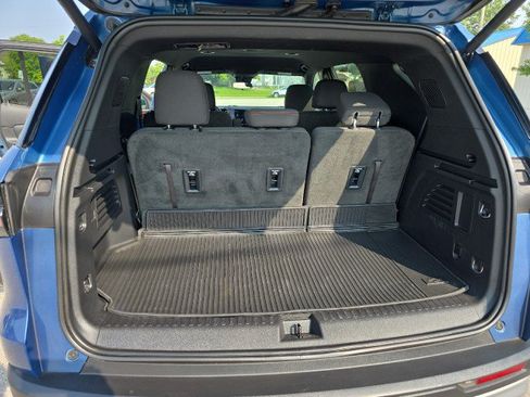 Used 2024 Chevrolet Traverse Z71 w/ LPO, Floor Liner Package AWD/4WD image 39