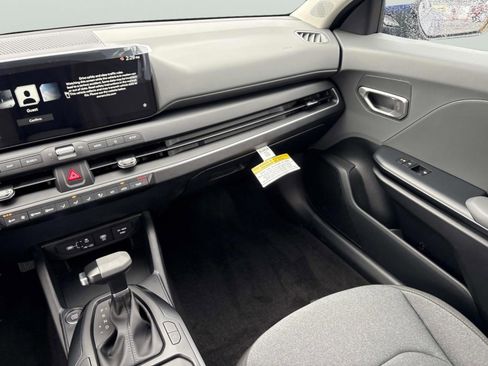 New 2025 Kia K4 LXS image 13