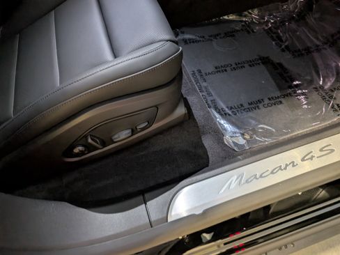 New 2025 Porsche Macan 4S Electric image 24