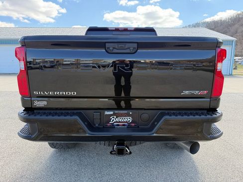 Used 2024 Chevrolet Silverado 2500 ZR2 w/ Technology Package image 6