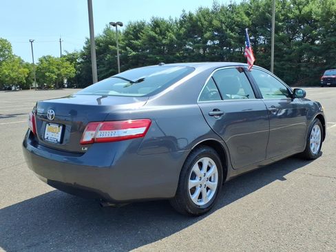 Used 2011 Toyota Camry LE w/ LE Extra-Value Pkg FWD image 6