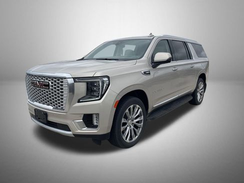 Used 2021 GMC Yukon XL Denali w/ Advanced Technology Package AWD/4WD image 1