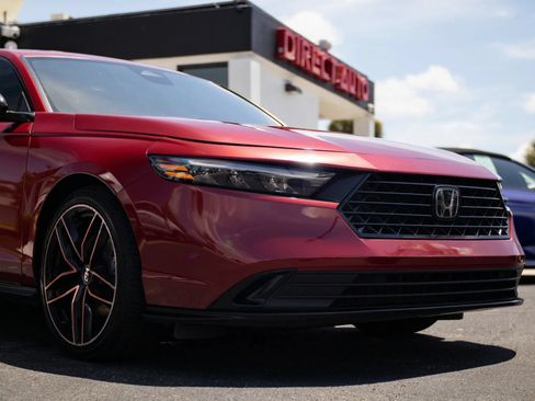 Used 2023 Honda Accord Sport image 3