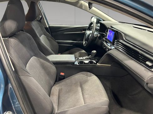 Used 2025 Toyota Camry LE image 17