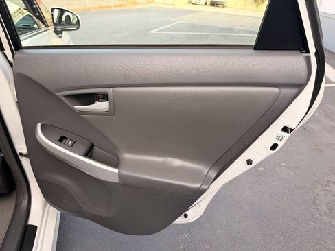 Used 2010 Toyota Prius Two FWD image 32