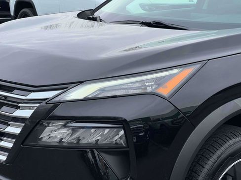 Used 2024 Nissan Rogue SV FWD image 7
