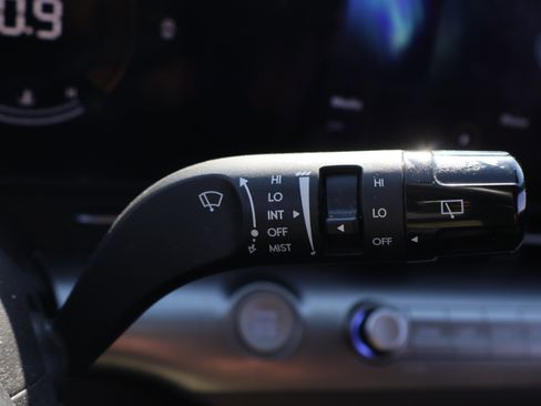 Used 2025 Hyundai Kona SEL image 38