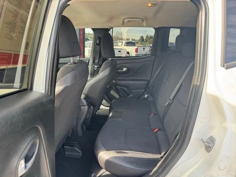 Used 2018 Jeep Renegade Altitude image 9