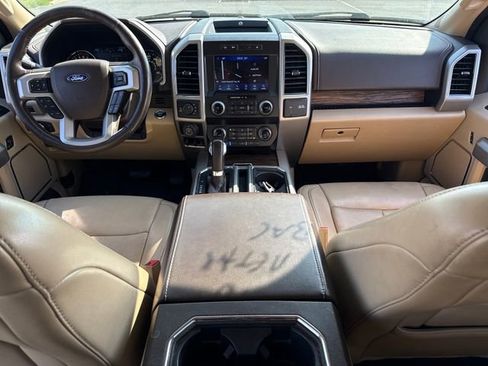 Used 2019 Ford F150 Lariat w/ Equipment Group 502A Luxury AWD/4WD image 18