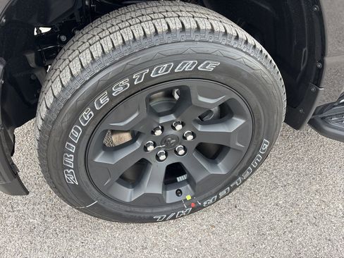 New 2026 RAM 1500 Express AWD/4WD image 23